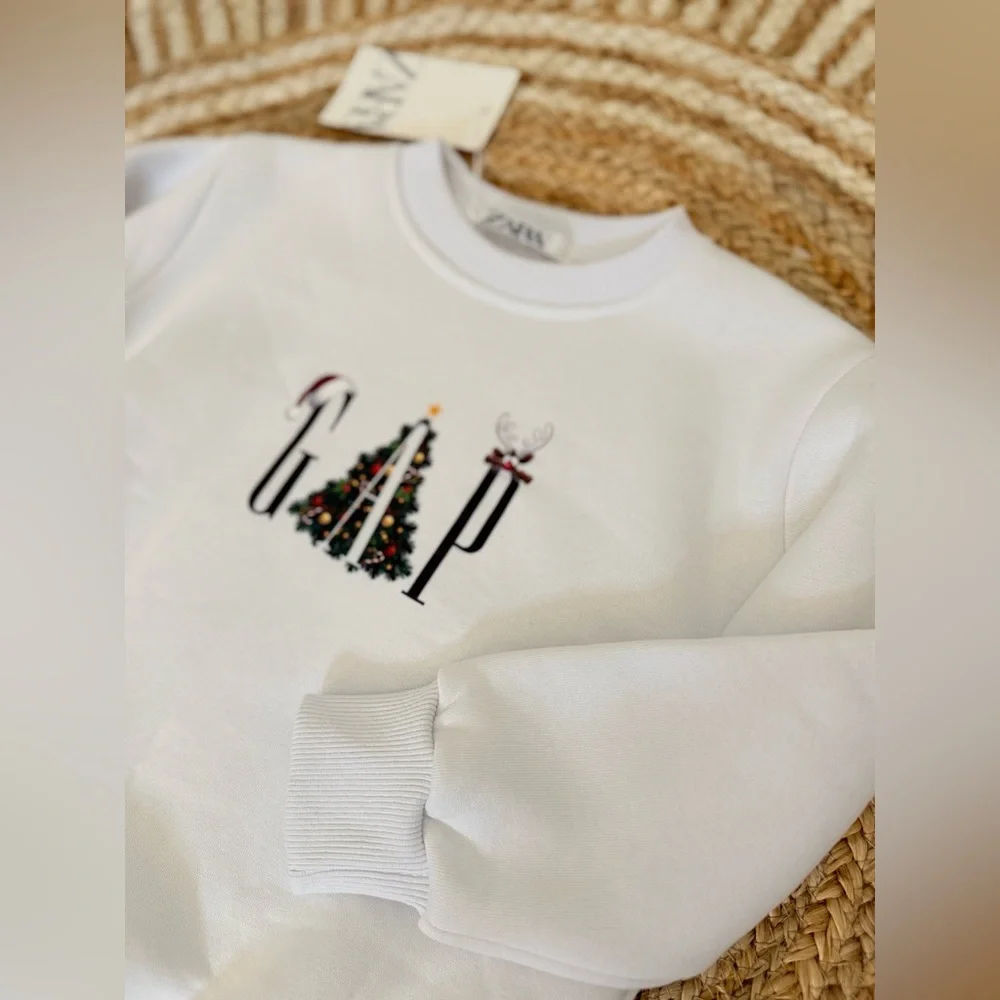 🌾 Zara/GAP‎ Cozy White Holiday Sweatshirt